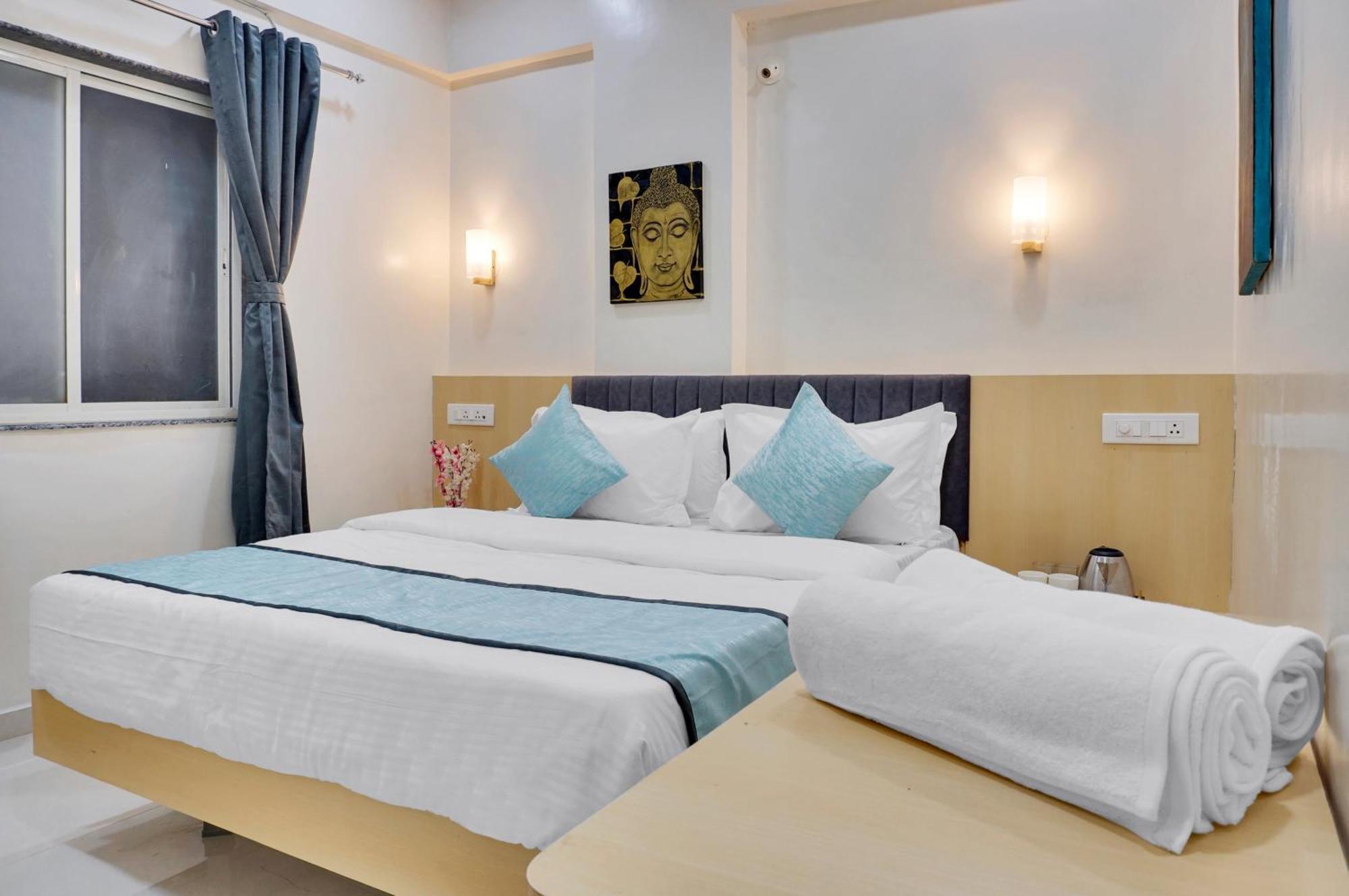 Urban Hometel Pune Exterior photo