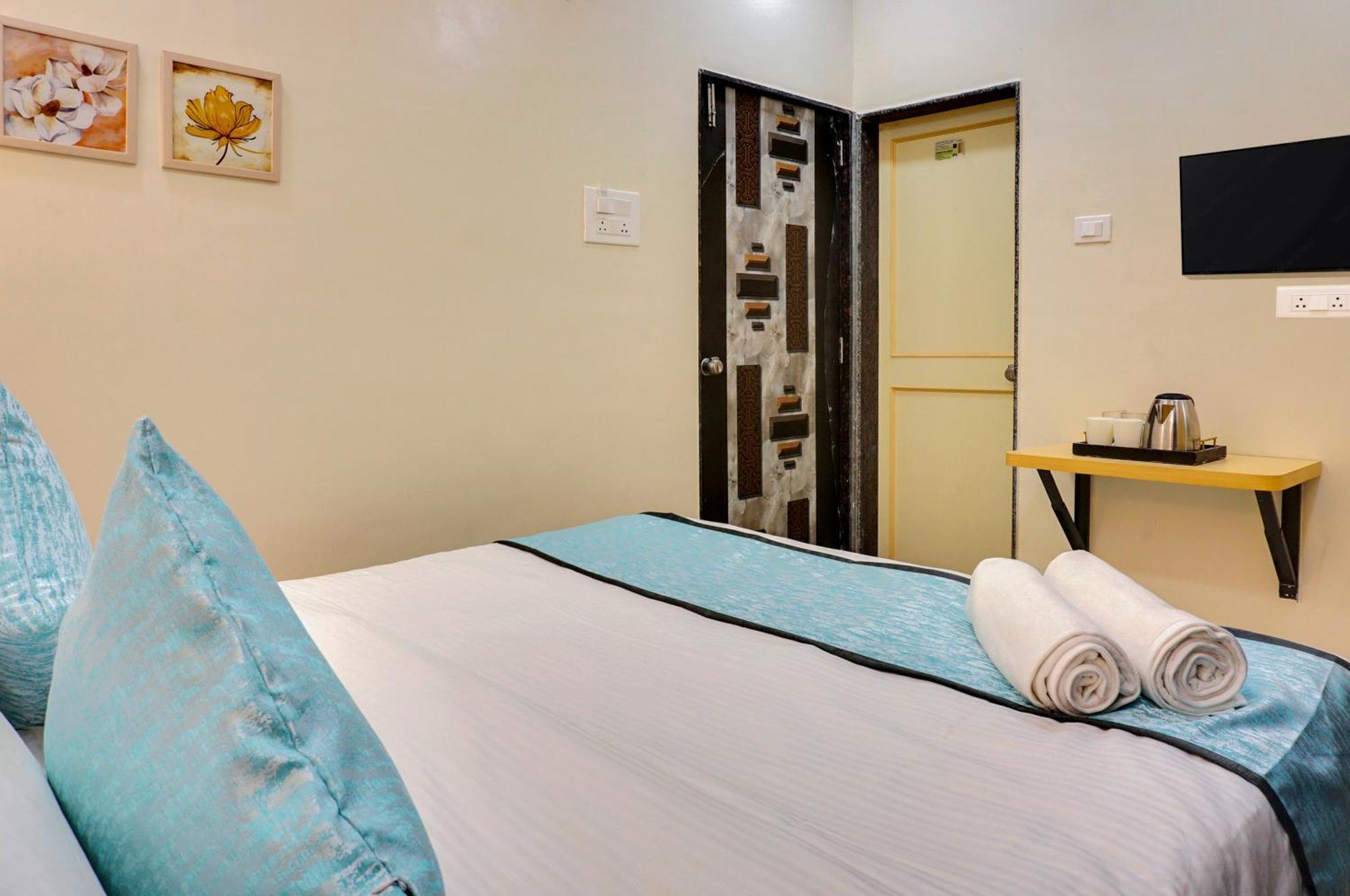 Urban Hometel Pune Exterior photo