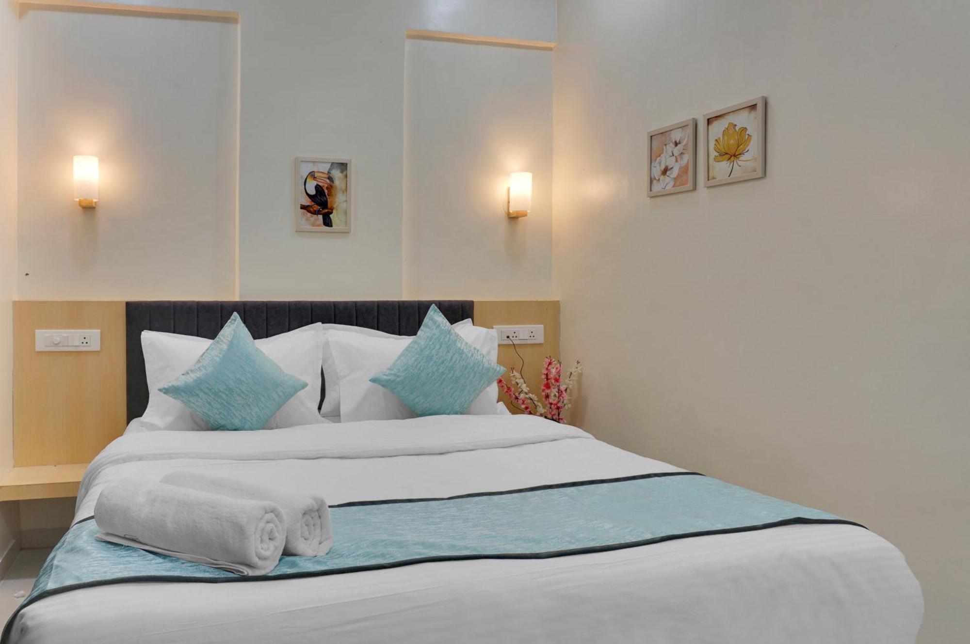 Urban Hometel Pune Exterior photo